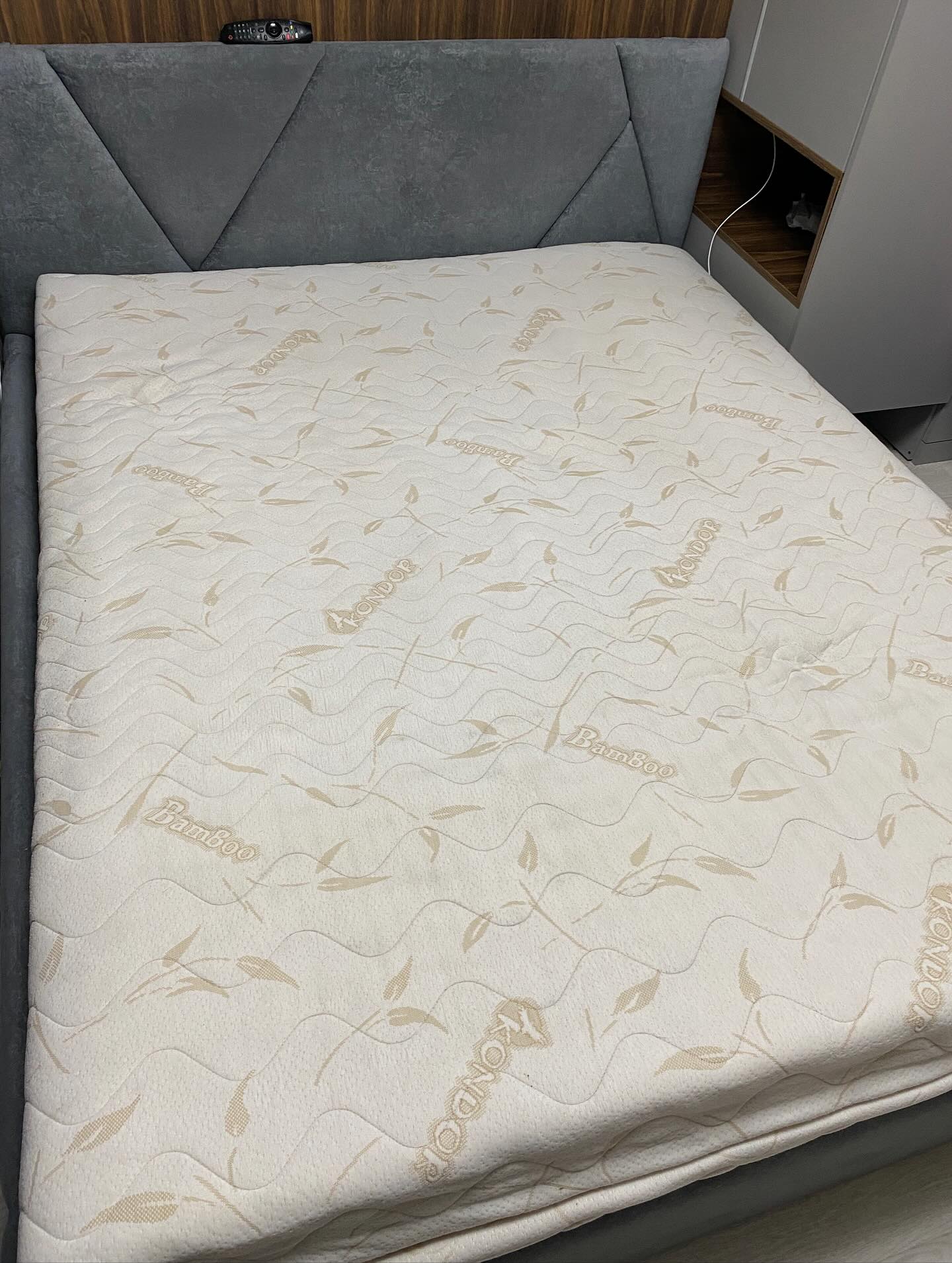 King mattress after Clean Fox dry cleaning